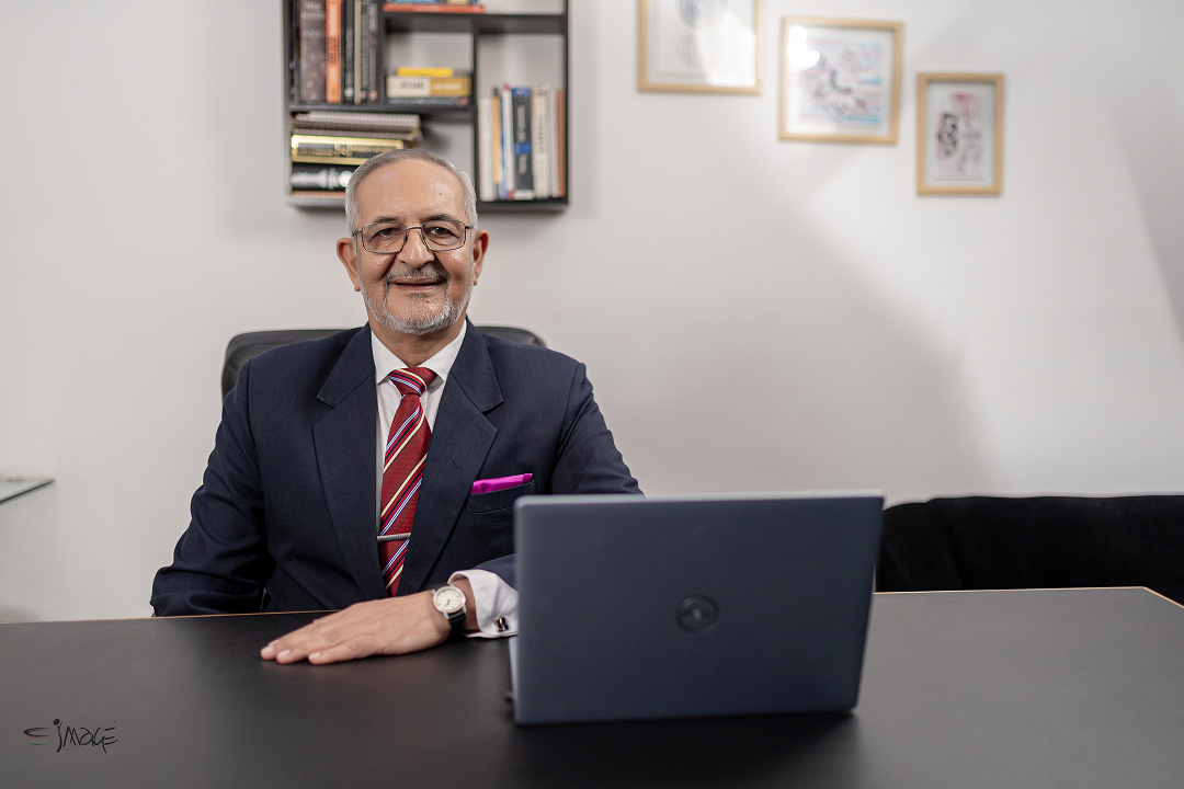 <a href='https://qgo.nistrimsha.com/elementor-10198/'>VINEET BAKHSHI </a>